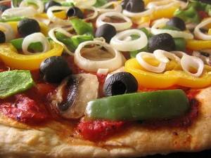 pizza-cu-legume-aluat-bella